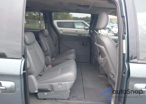 2005 Dodge Grand Caravan Sxt from USA, damaged, VIN 2D4GP44L05R149059